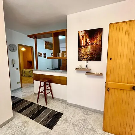 Nelly's House تيراسيني